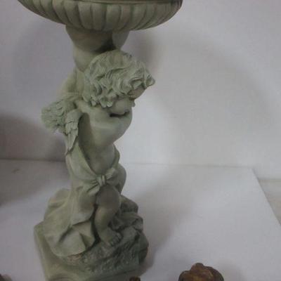 Lot 102 - Home Decor Items