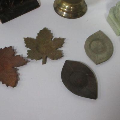 Lot 102 - Home Decor Items