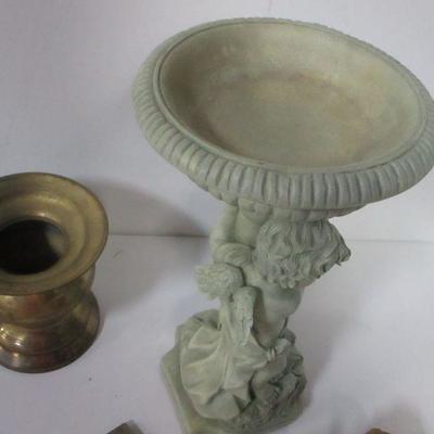 Lot 102 - Home Decor Items
