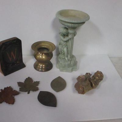 Lot 102 - Home Decor Items