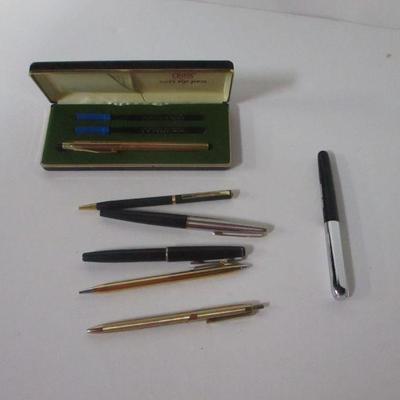 Lot 105 - Collectible Pens - Cross