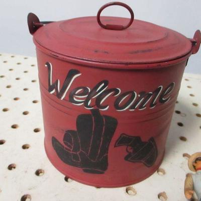 Lot 107 - Western Collectibles 