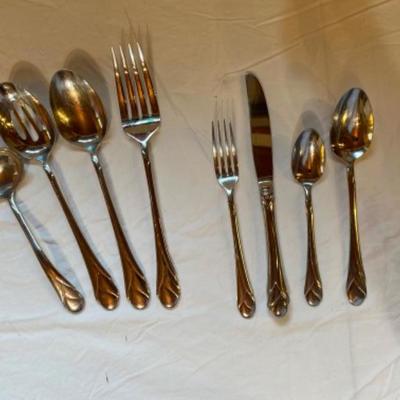 177: Mikasa 37pc set of Gerald Patrick Sweet Pea Stainless Flatware 