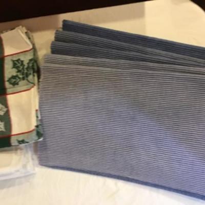 195: Lot of April Cornell Table Linens and Placemats , Past Time Table cloth