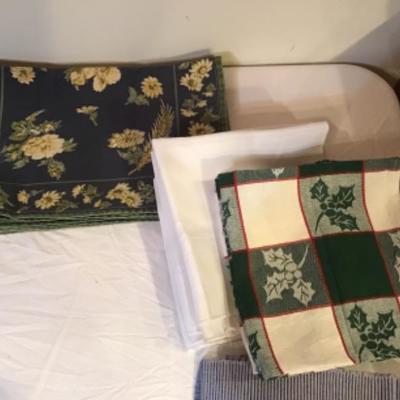 195: Lot of April Cornell Table Linens and Placemats , Past Time Table cloth