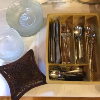 200: Cuisinart, Blender, Kitchenwares 