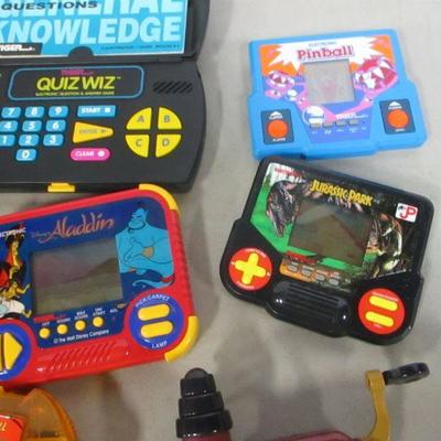 Lot 123 - Handheld Video Games