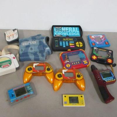 Lot 123 - Handheld Video Games
