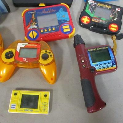Lot 123 - Handheld Video Games