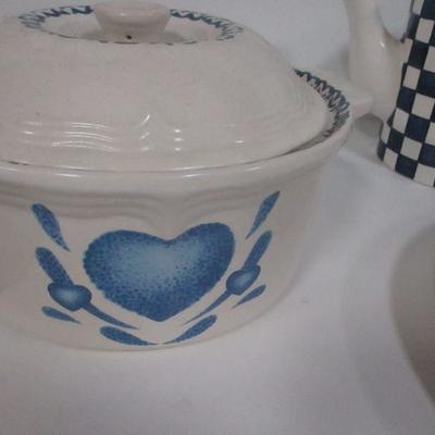 Lot 125 - Blue & White Kitchen Items
