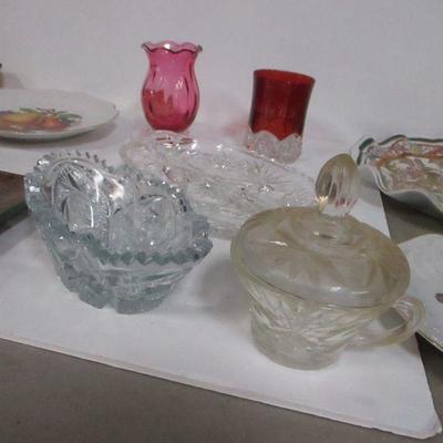 Lot 126 - Decorative Glassware & Dishes
