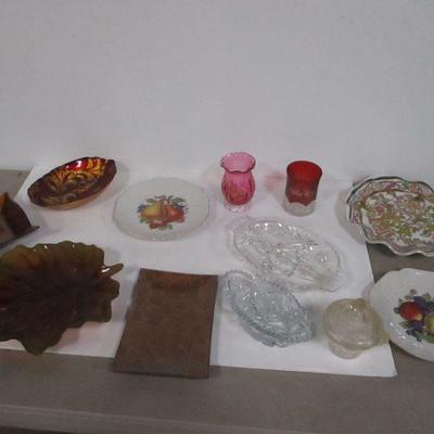 Lot 126 - Decorative Glassware & Dishes