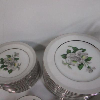 Lot 128 - White Rose Pattern No. 3939 - Made In Japan