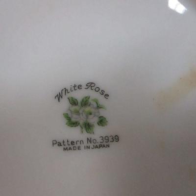 Lot 128 - White Rose Pattern No. 3939 - Made In Japan