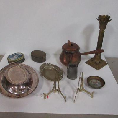 Lot 131 - Home Decor Items