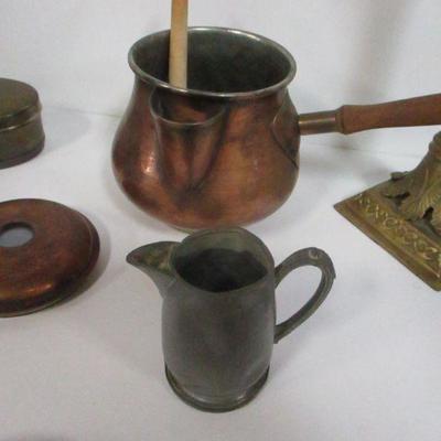Lot 131 - Home Decor Items