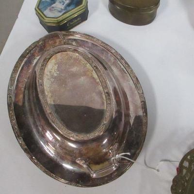 Lot 131 - Home Decor Items