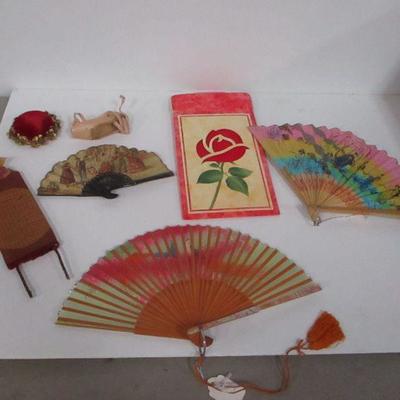 Lot 137 - Collectible Fans & Home Decor