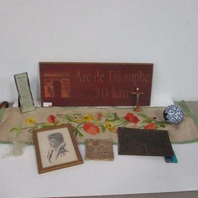 Lot 138 - Home Decor Items - Portrait 