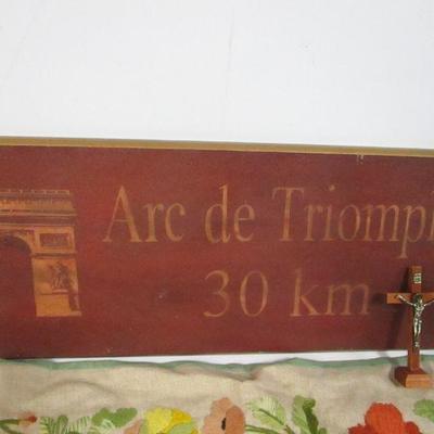 Lot 138 - Home Decor Items - Portrait 