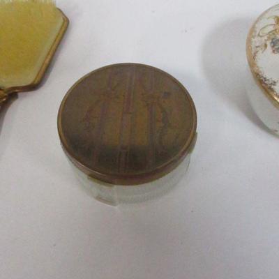 Lot 147 - Dressing Table Vanity Set 