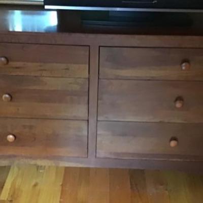 221 Ethan Allen 6 Drawer Dresser