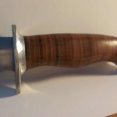 " 10 inch Mossy Oak Bowie knife with sheath".
