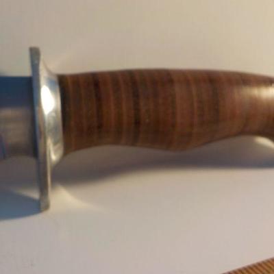 " 10 inch Mossy Oak Bowie knife with sheath".