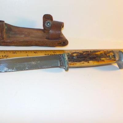 " Case 8 inch Bowie Hunting knife with sheath".