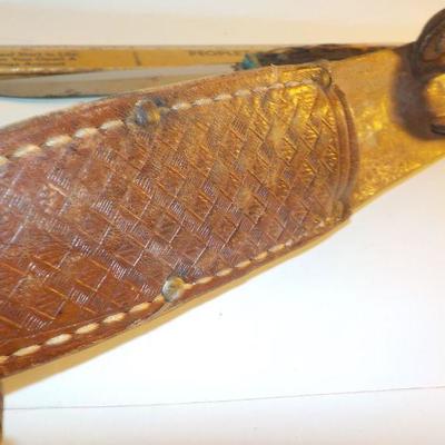 " Case 8 inch Bowie Hunting knife with sheath".