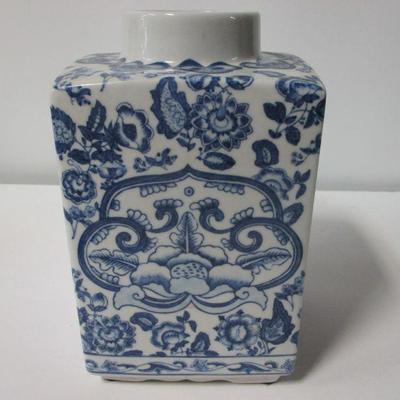 Lot 2 - Vintage Chinoiserie Porcelain Ginger Jar
