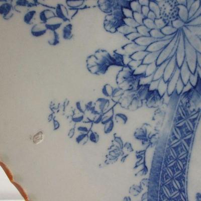 Lot 5 -Vintage Blue & White Chinoiserie Porcelain Plate Picture Frame with Ikebana Backdrop Scallop Edge 16"