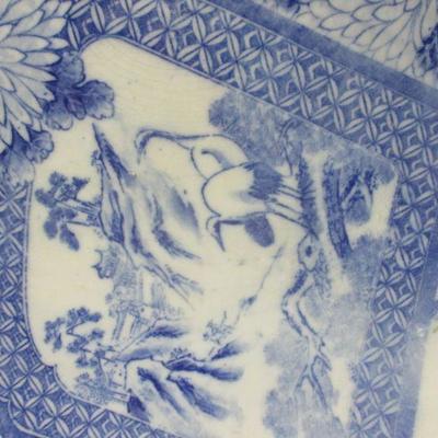 Lot 5 -Vintage Blue & White Chinoiserie Porcelain Plate Picture Frame with Ikebana Backdrop Scallop Edge 16"