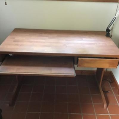 276 Wooden Computer Desk and Desk Lamp