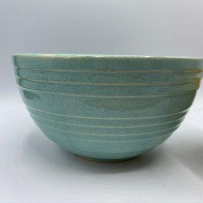 Pair of McCoy Speckled Beehive Rings Mixing Bowls
