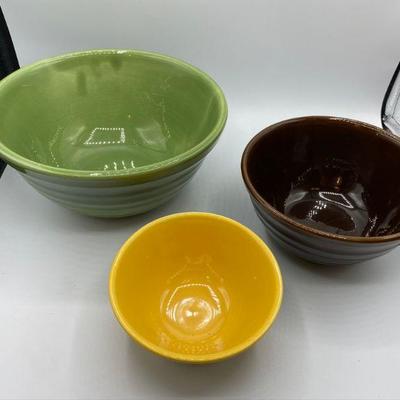 Vintage Bauer Beehive Ring Ware Mixing Bowl Set