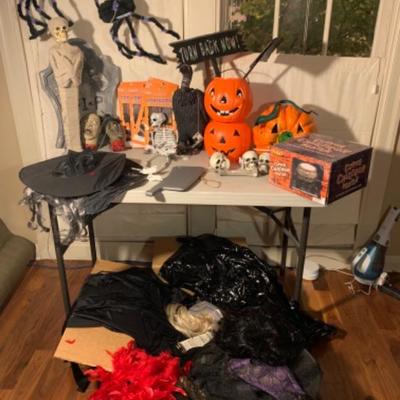 31. Halloween Decor