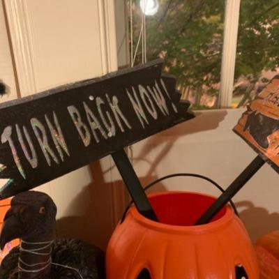 31. Halloween Decor