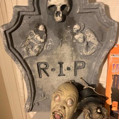 31. Halloween Decor
