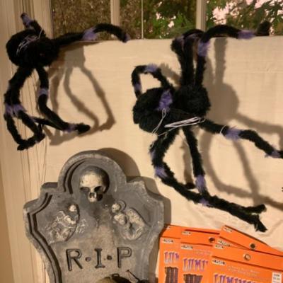 31. Halloween Decor