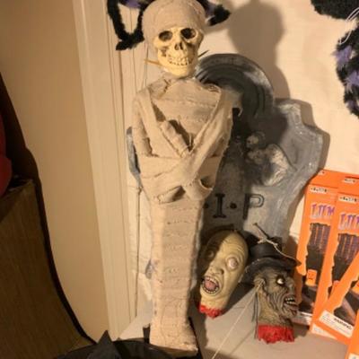 31. Halloween Decor