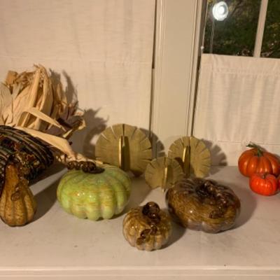 33. Thanksgiving Table Decor