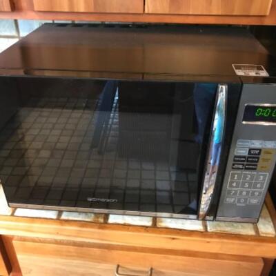 399:   Emerson Microwave Oven