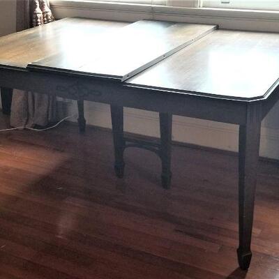 Lot #103  Vintage Depression Era Dining Room Table - 2 leaves