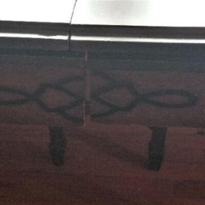 Lot #103  Vintage Depression Era Dining Room Table - 2 leaves