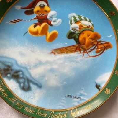 Six collectible Garfield plates 