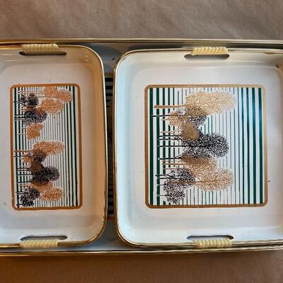Three-piece 1970s tray set