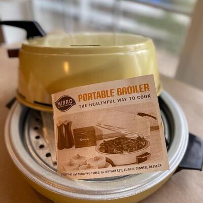 Vintage harvest gold broiler with cord and original booklet