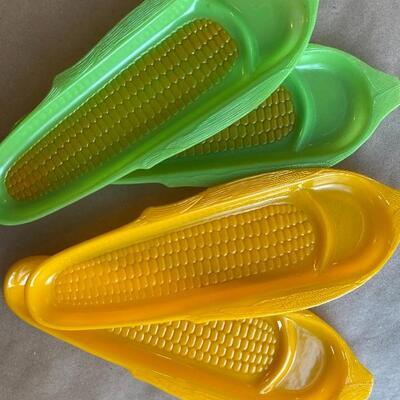 Retro vintage kitchen lot corn on the cob measuring cups Mid Century 60s 70s