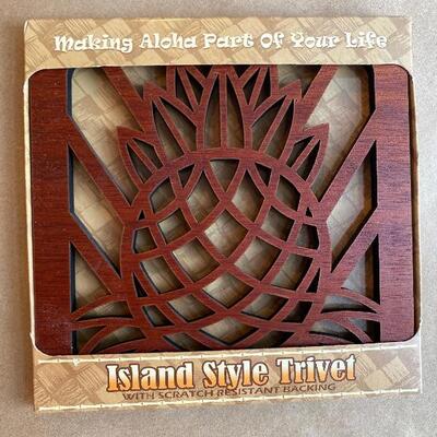 Pineapple wood carved trivet nib 